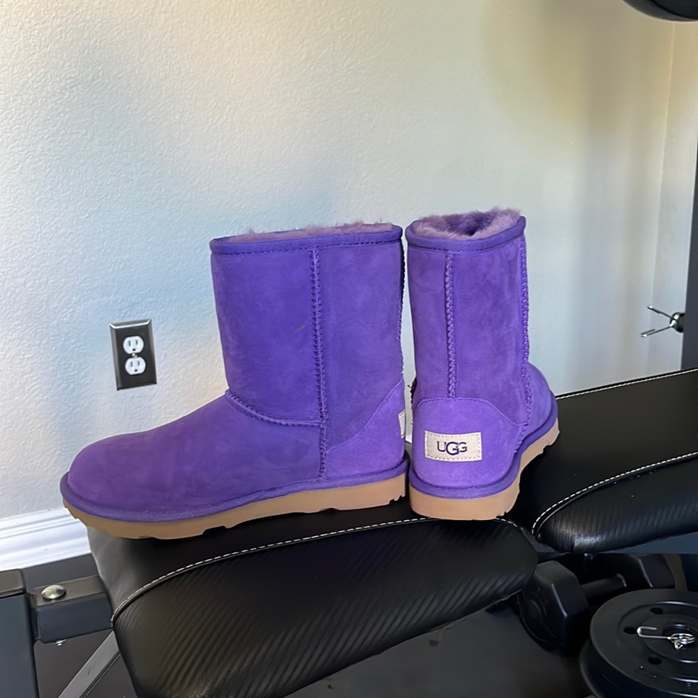 size 4 purple Ugg boots.